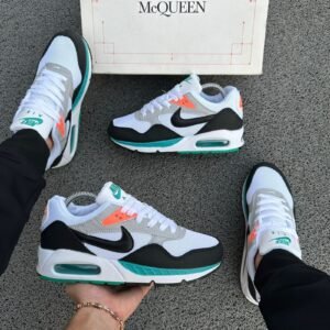 Nike CORRELATE