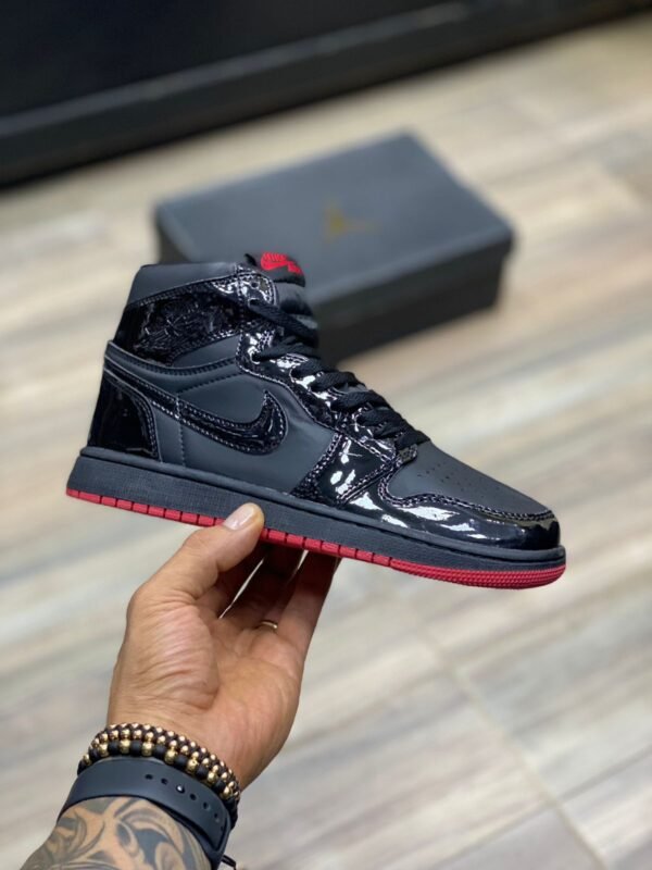 Nike JORDAN RETRO 1