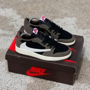 Nike TRAVIS
