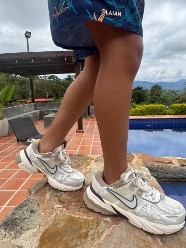 Nike V2K